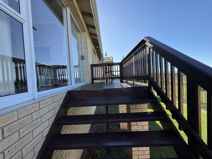 3 Bedroom Property for Sale in Wavecrest Eastern Cape